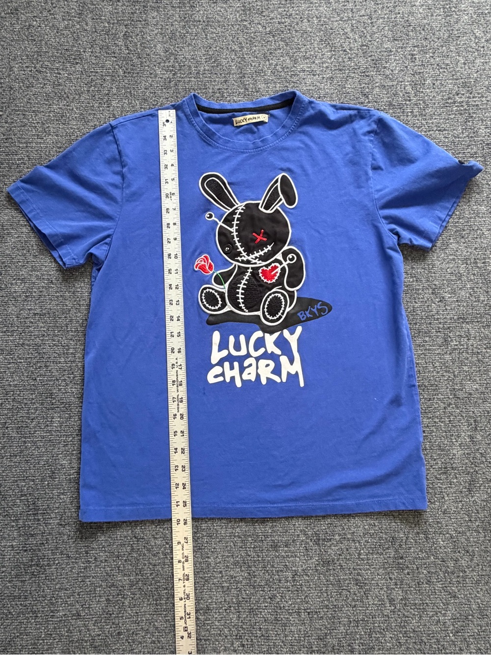 BKYS Mens M Lucky Charm Bunny Blue Graphic T Shirt Embroidered Applique - Picture 5 of 12